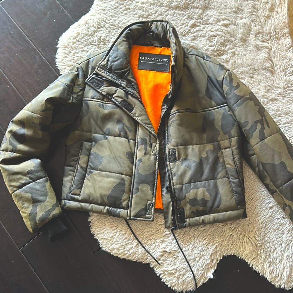 Cropped winter jacket! Camo! Size XS. Wore once!